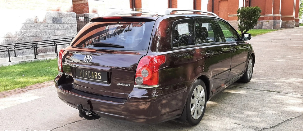 Toyota Avensis cena 19999 przebieg: 220000, rok produkcji 2008 z Złocieniec małe 781